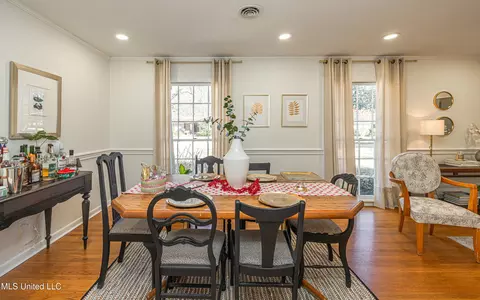 Dining - 2015 Cherokee Dr, Jackson, MS 39211 photo 3 of 3