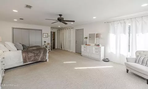 Bedroom - 2015 Cherokee Dr, Jackson, MS 39211 photo 4 of 8