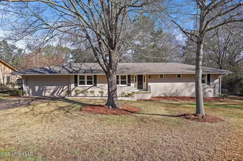 1526 Belle Glade St, Jackson, MS 39211