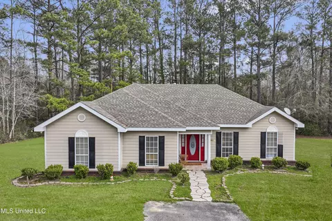 14812 Hillside Dr, Vancleave, MS 39565