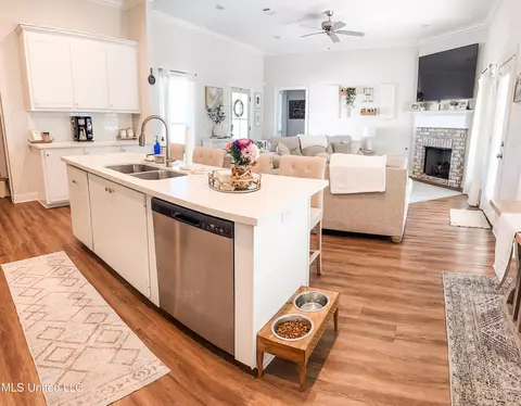 Kitchen - 139 Allie Ln, Canton, MS 39046 photo 6 of 6