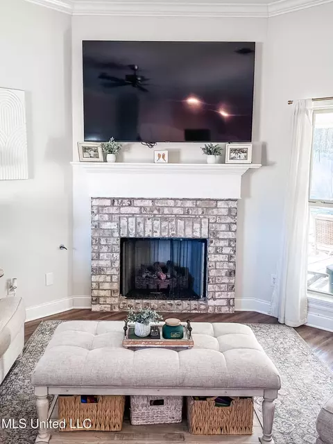 Living - 139 Allie Ln, Canton, MS 39046 photo 2 of 2