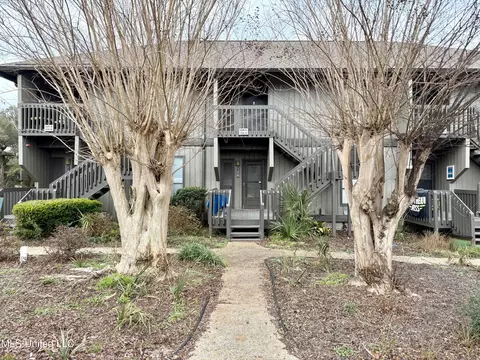 126 Lanai #G, Diamondhead, MS 39525