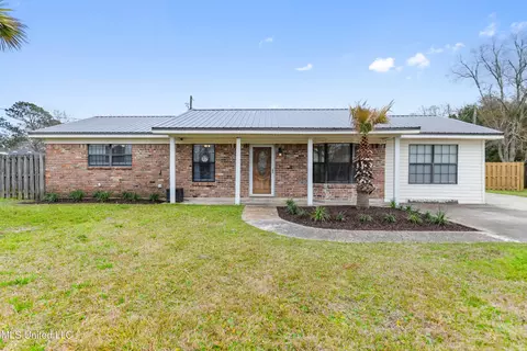 105 Andre Ct, Bay Saint Louis, MS 39520