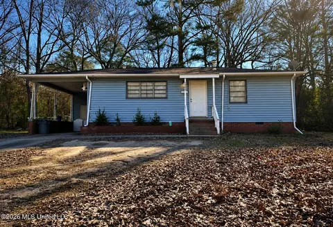 3080 Woodview Dr, Jackson, MS 39212