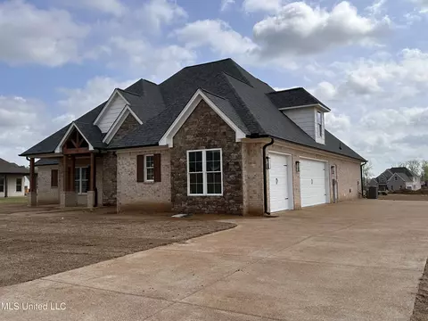 1816 Bakersfield Way, Nesbit, MS 38651 photo 2