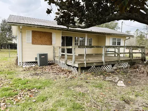 12291 Cox Rd, Gulfport, MS 39503