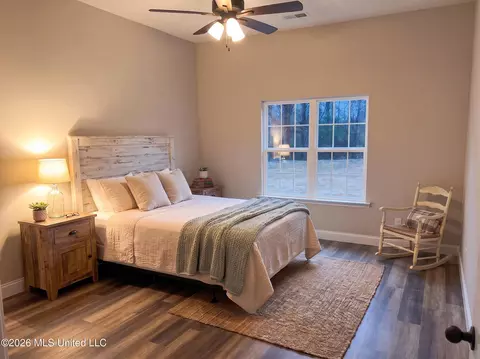 Bedroom - 939 Buttermilk Dr, Nesbit, MS 38651 photo 2 of 5