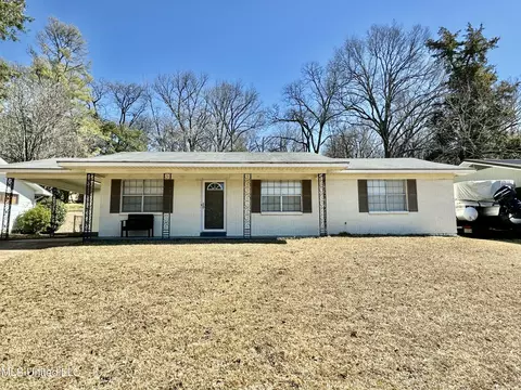 1846 Woodlawn Ave, Yazoo City, MS 39194