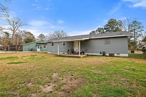 Exterior - 3236 E Lisa Dr, Pearl, MS 39208 photo 5 of 5