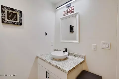 Bath - 3236 E Lisa Dr, Pearl, MS 39208 photo 1 of 2