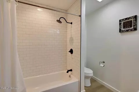 Bath - 3236 E Lisa Dr, Pearl, MS 39208 photo 2 of 2