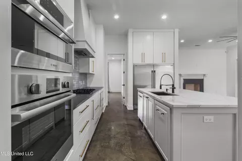 Kitchen - 113 Murrell Dr, Madison, MS 39110 photo 1 of 4