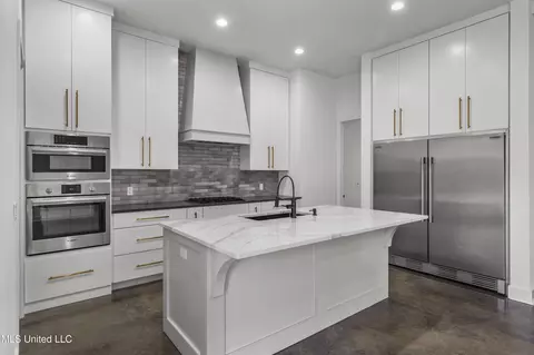 Kitchen - 113 Murrell Dr, Madison, MS 39110 photo 2 of 4