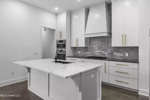 Kitchen - 113 Murrell Dr, Madison, MS 39110 photo 3 of 4