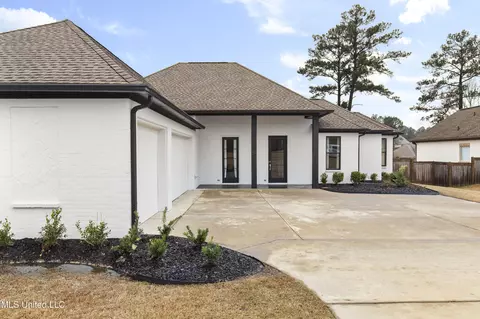 Exterior - 113 Murrell Dr, Madison, MS 39110 photo 3 of 12