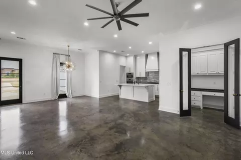 Living - 113 Murrell Dr, Madison, MS 39110 photo 3 of 3