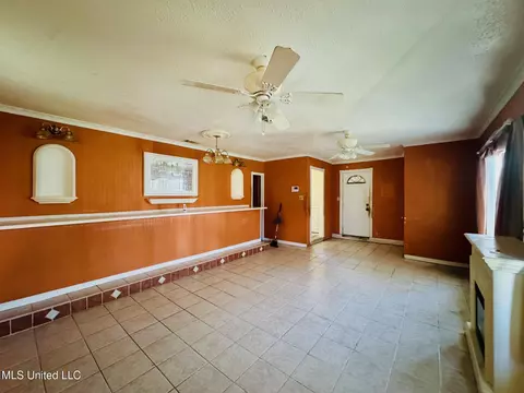 Living - 3725 Macphelah Rd, Moss Point, MS 39563 photo 1 of 3