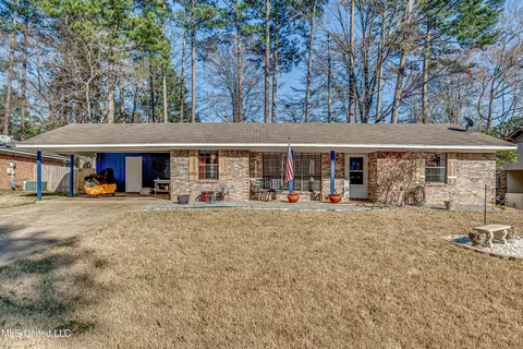 115 Bellegrove Cir, Brandon, MS 39047