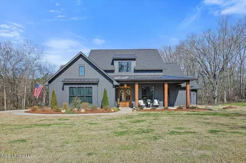1800 Clinton Raymond Rd, Clinton, MS 39056