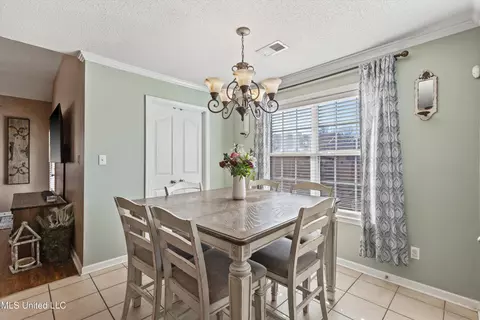 Dining - 85 Desoto Ave, Hernando, MS 38632 photo 2 of 3
