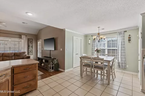 Dining - 85 Desoto Ave, Hernando, MS 38632 photo 1 of 3