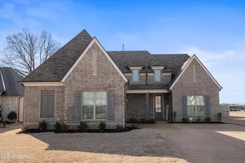 2923 Liam Ln, Nesbit, MS 38651