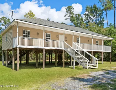 4358 Coral St, Bay Saint Louis, MS 39520