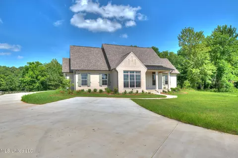 Exterior - 234 Disciple Dr, Brandon, MS 39047 photo 3 of 7