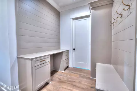 Entry Way - 234 Disciple Dr, Brandon, MS 39047 photo 2 of 2