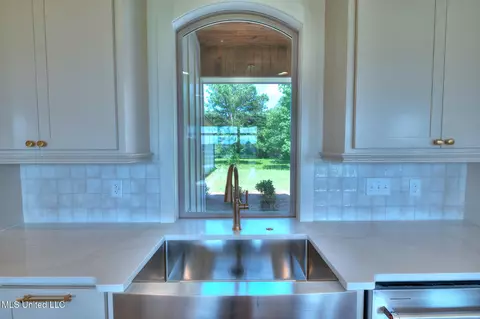 Kitchen - 234 Disciple Dr, Brandon, MS 39047 photo 3 of 5