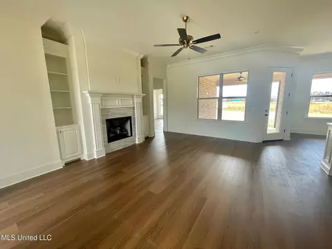 Living - 473 Aurora Cir, Canton, MS 39046 photo 1 of 2