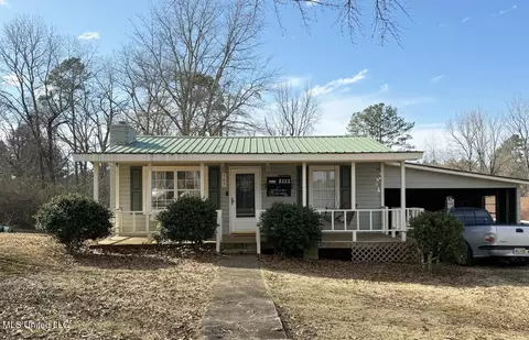 765 Saw Mill Rd, Potts Camp, MS 38659