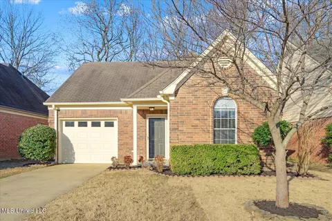 8373 Regal Bend Dr, Olive Branch, MS 38654