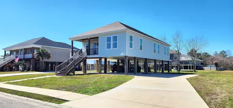 107 Runnels Ave, Long Beach, MS 39560