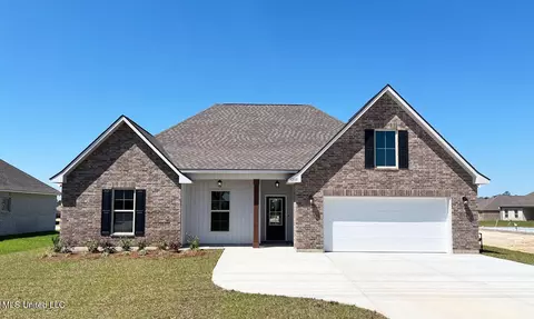 12111 Walker Rd, Ocean Springs, MS 39564