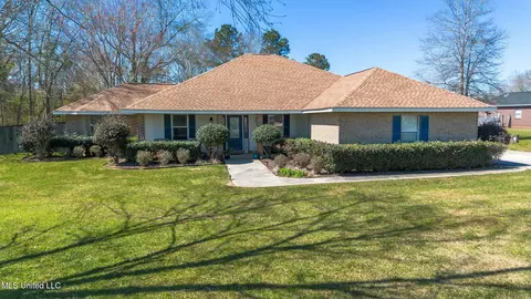 18268 Robinwood Dr, Saucier, MS 39574