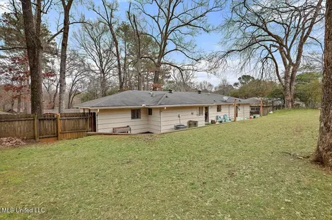 925 Briarwood Dr, Jackson, MS 39211 photo 24