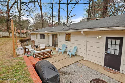 925 Briarwood Dr, Jackson, MS 39211 photo 23