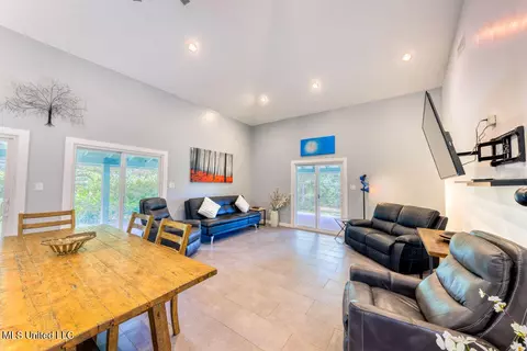 Dining - 75 Percy Oneal Rd, Mchenry, MS 39561 photo 2 of 2