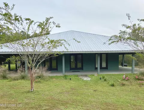 75 Percy Oneal Rd, Mchenry, MS 39561