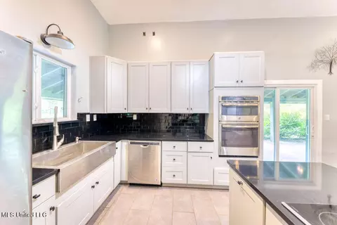 Kitchen - 75 Percy Oneal Rd, Mchenry, MS 39561 photo 4 of 4