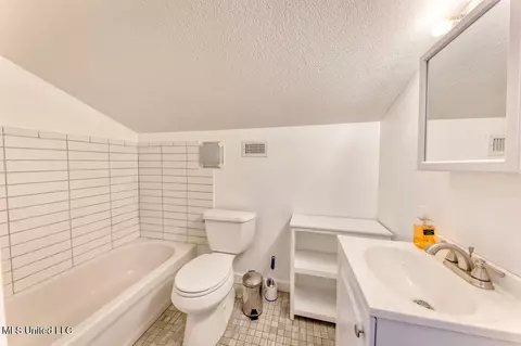 Bath - 75 Percy Oneal Rd, Mchenry, MS 39561 photo 4 of 4