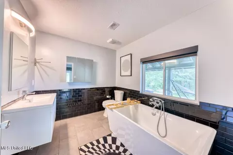 Bath - 75 Percy Oneal Rd, Mchenry, MS 39561 photo 1 of 4