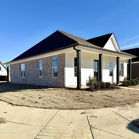 733 Coahoma Ct, Nesbit, MS 38651 photo 2