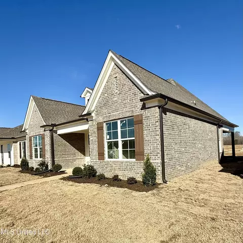555 Sunflower St, Nesbit, MS 38651 photo 2