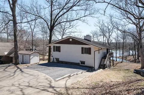 1005 N Thunderbird Dr, Hernando, MS 38632