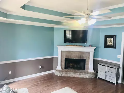 Living - 319 Mallory Dr, Byram, MS 39272 photo 2 of 2