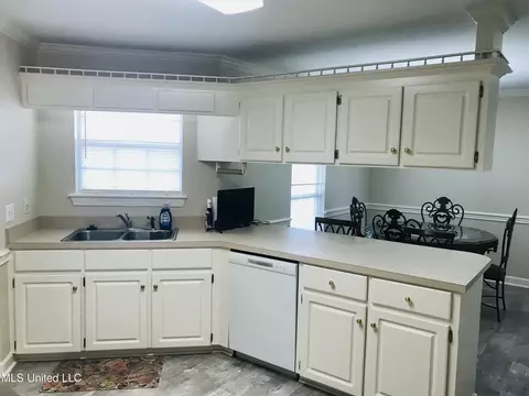 Kitchen - 319 Mallory Dr, Byram, MS 39272 photo 1 of 1