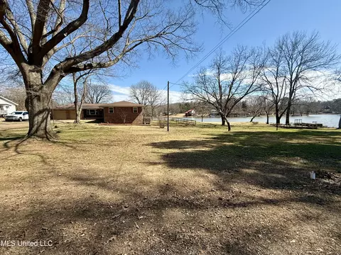 Exterior - 8466 Crazy Horse Cv, Hernando, MS 38632 photo 1 of 6